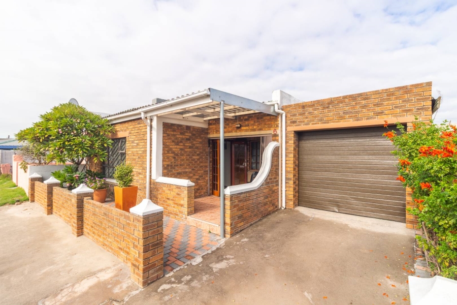 3 Bedroom Property for Sale in Bridgetown Western Cape